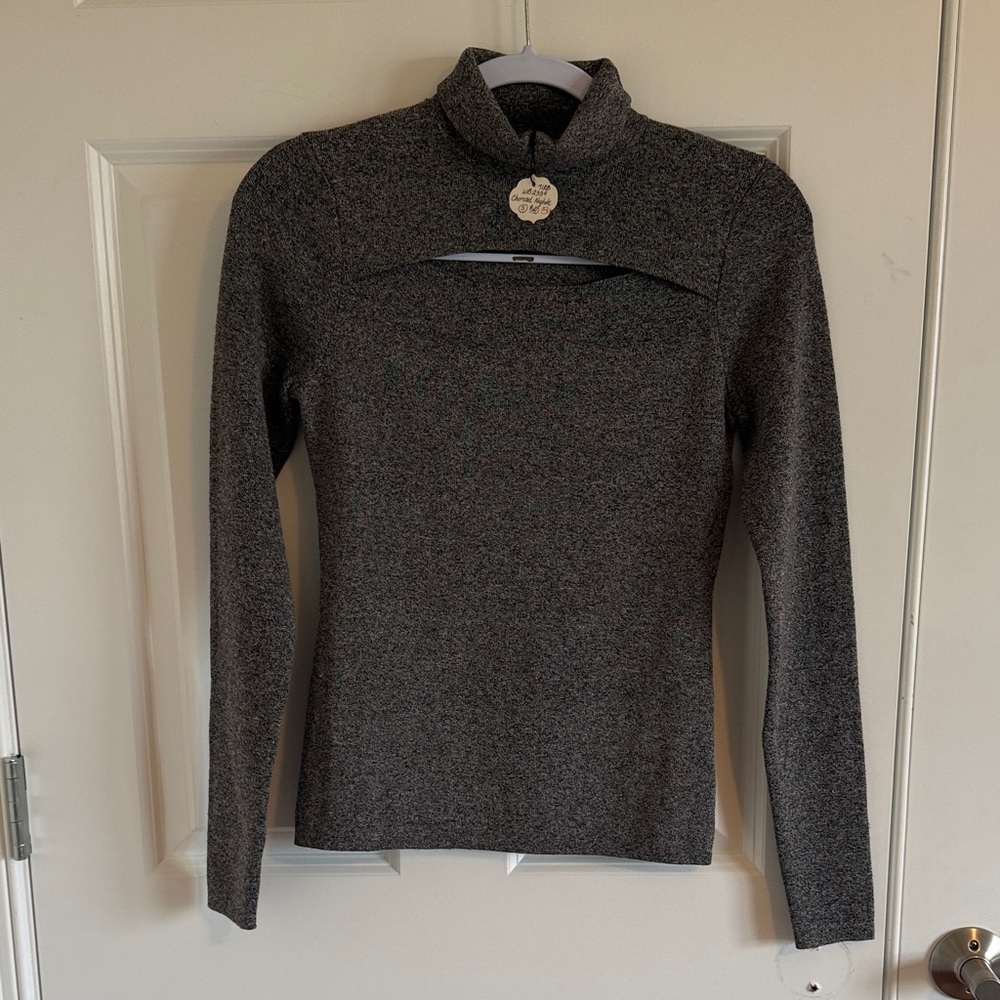 NWT White Birch Gray Women's Turtleneck Sweater Cut out in the front Size Small